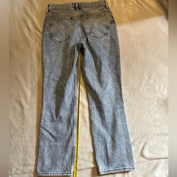 Abercrombie and Fitch Mom Jeans Hi-Rise Light Wash Size 4/27 Short - Picture 3 of 5